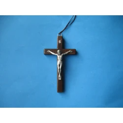 Krzyż ciemny brąz z rzemykiem 15 cm